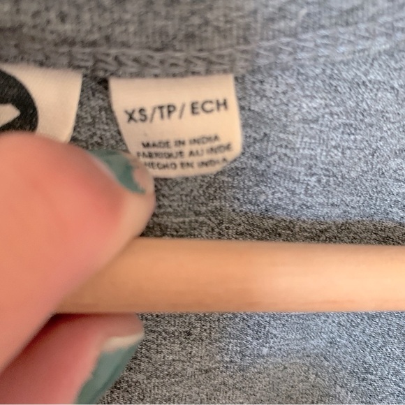 Roxy Gray Tank Top with Sequin Design Size XS - Picture 6 of 6